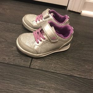 EUC! Toddler Girl's athletic sneakers sz6
